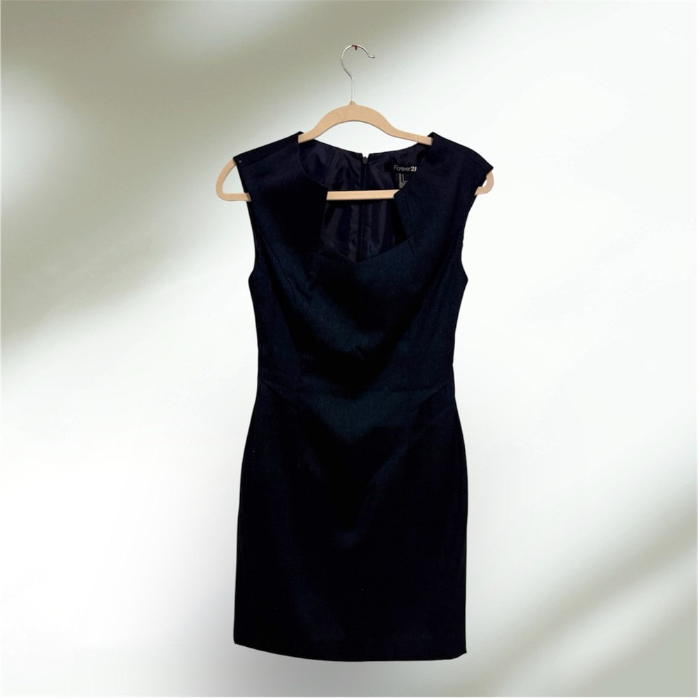 Elegant Navy Blue Sleeveless Dress